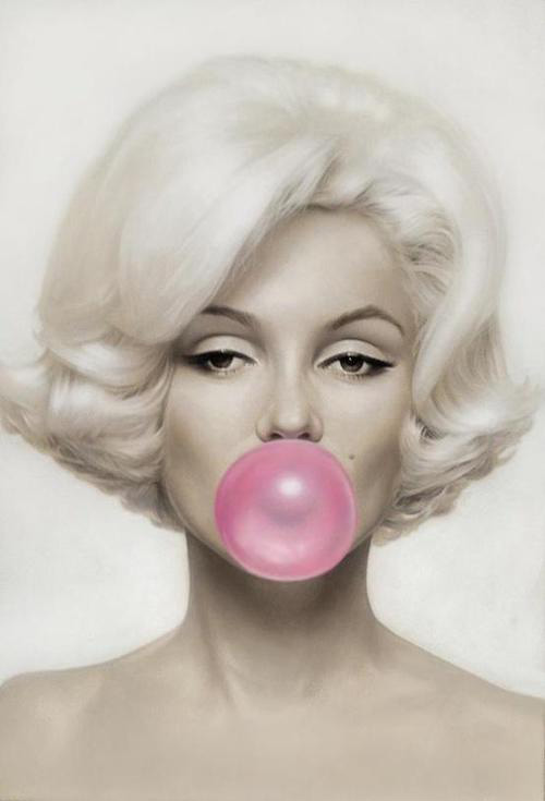 Marilyn Monroe - Pink Gum